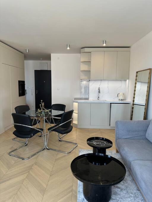 Apartment Luxe Near The Airport